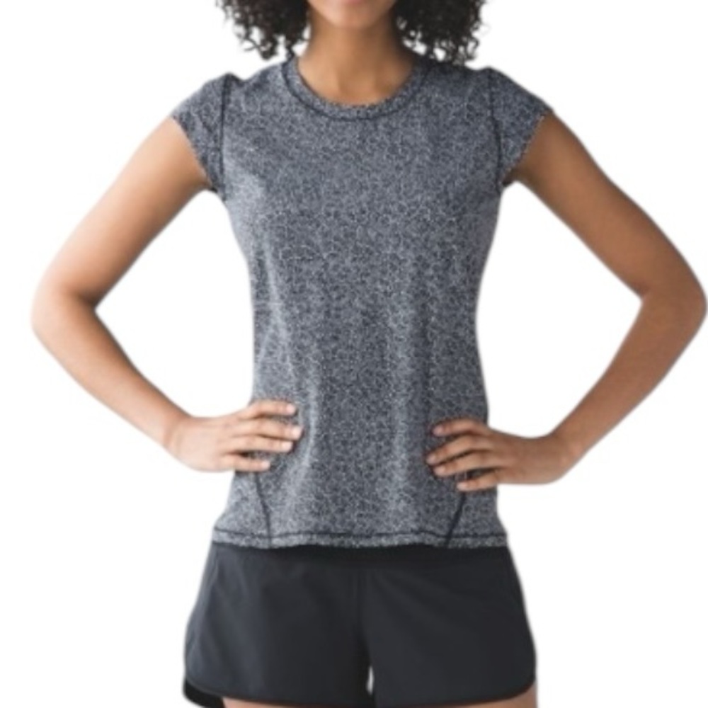 Lululemon Sunaway Runaway Short Sleeve Tee Freckle Flower Black White Size 8